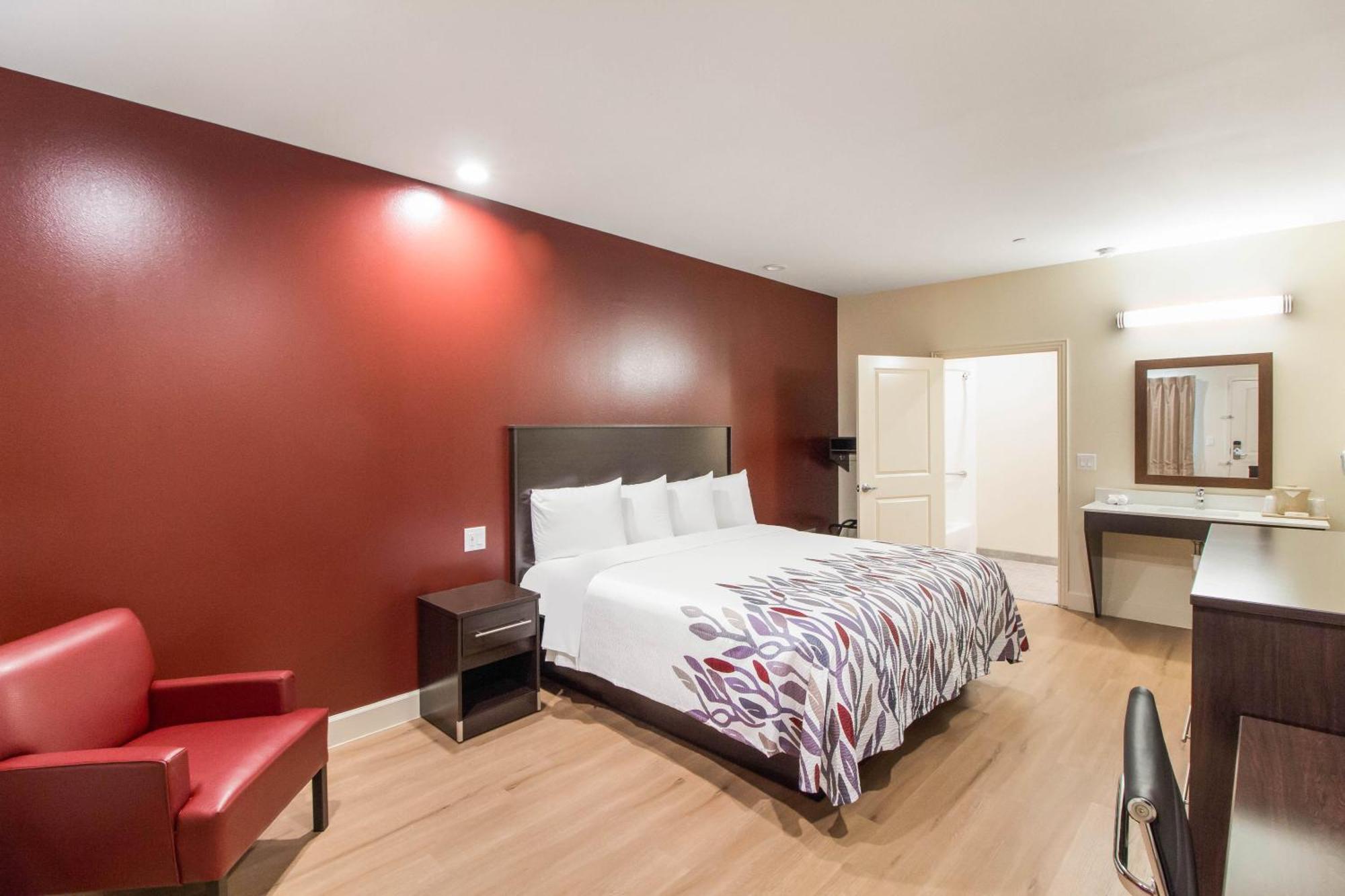 Deluxe King Room Smoke Free