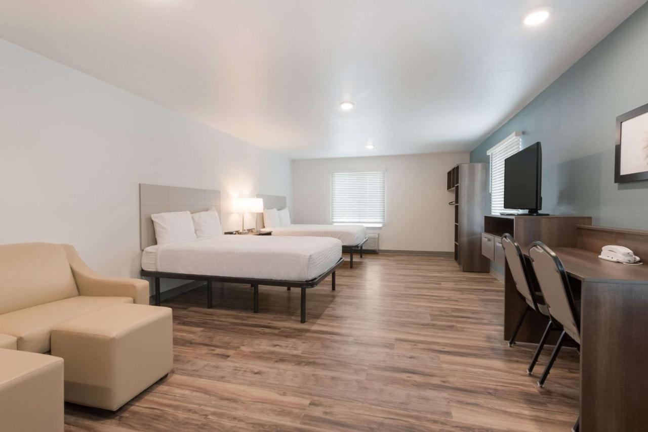 Standard Queen Room with Two Queen Beds - Non Smoking