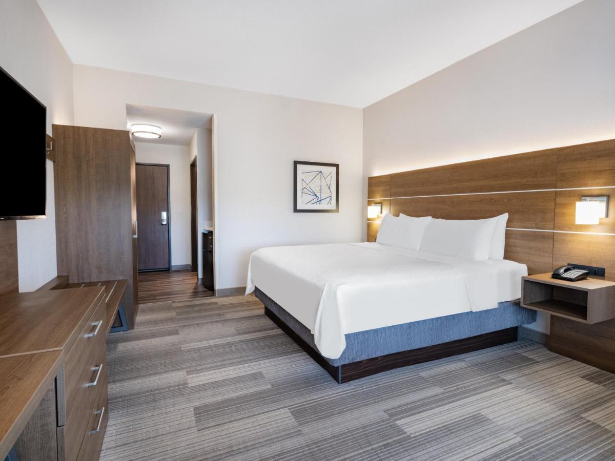 King Room Hearing Accessible Non-Smoking