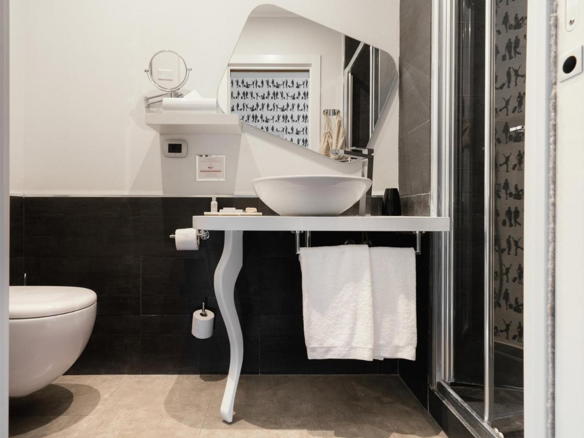 Executive Suite Sauna