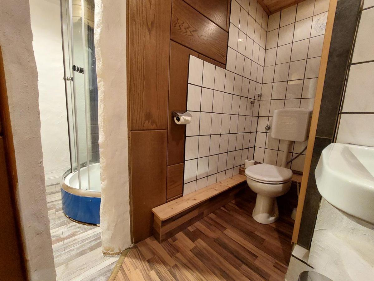 Family Room Bathroom,1289055838:JPEG