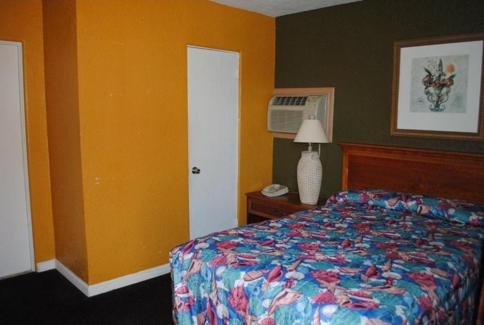 Standard Single Room - Smoking