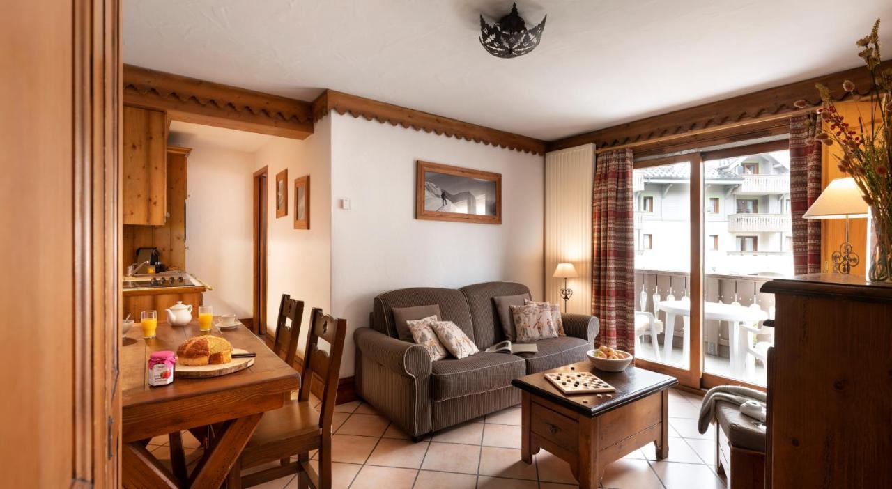 One-Bedroom Apartment with Sleeping Alcove (6 People)