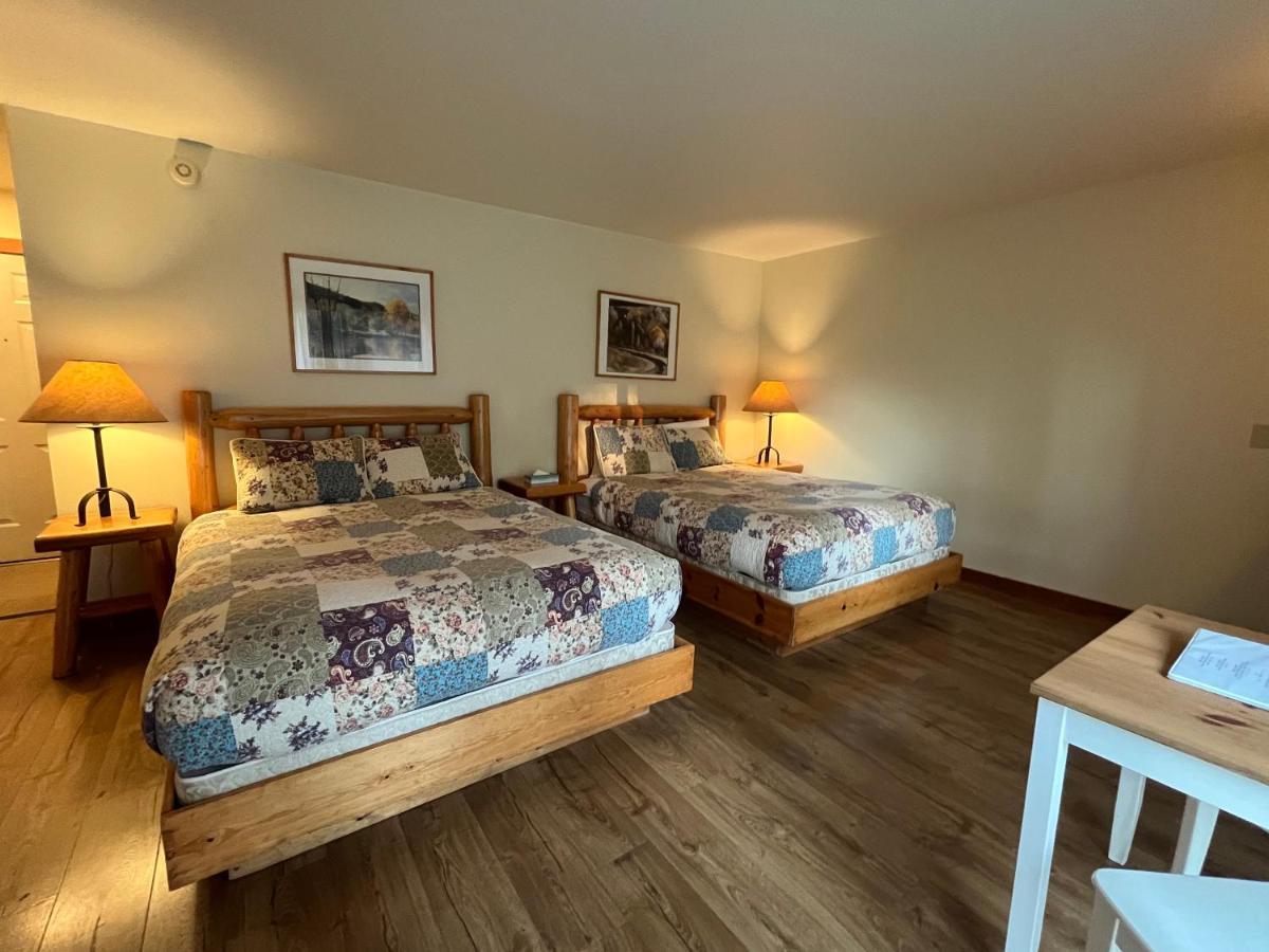 Deluxe Queen Room Two Queen Beds