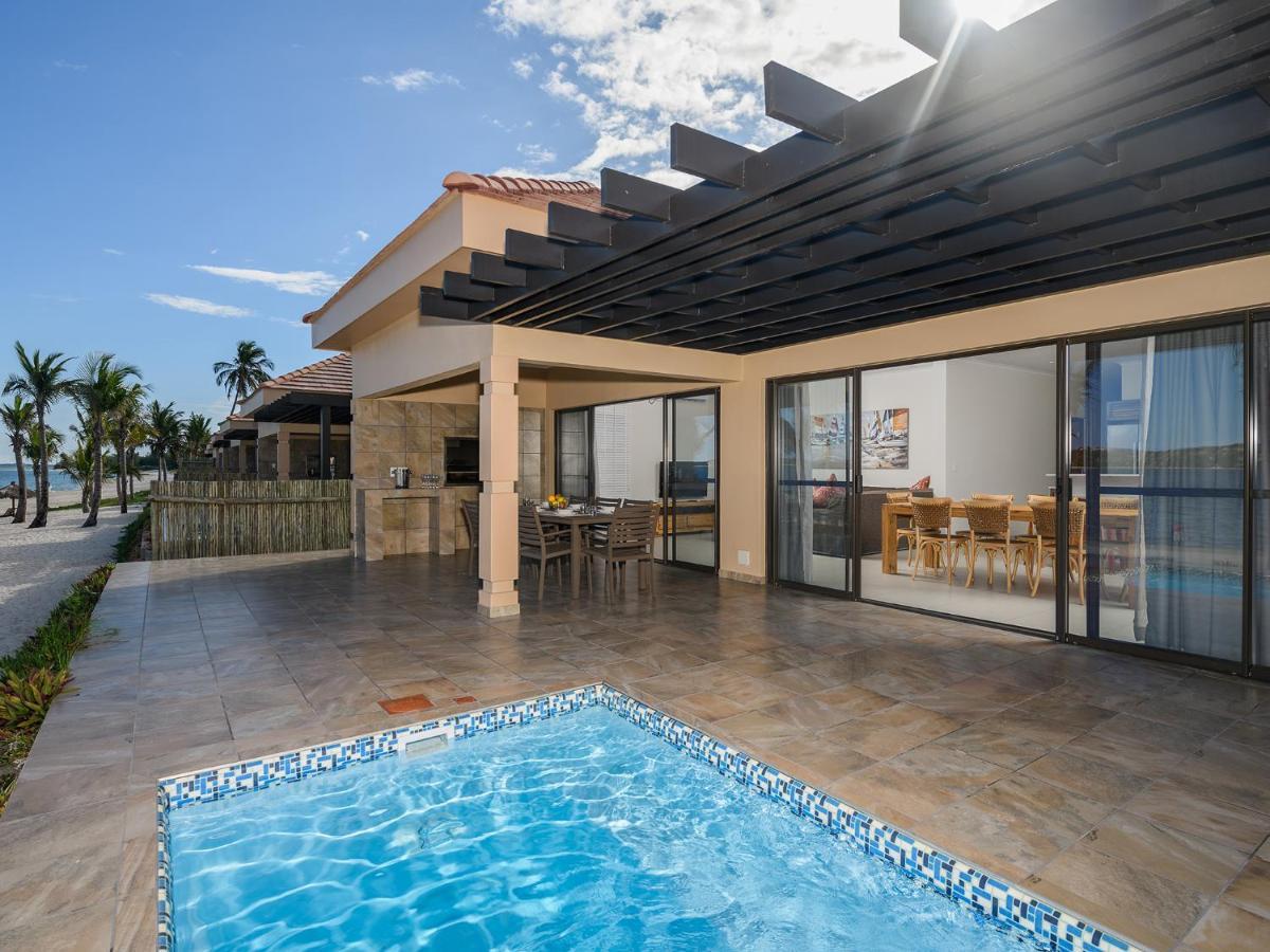 Four Bedroom Beach Front Villa with Splash Pool