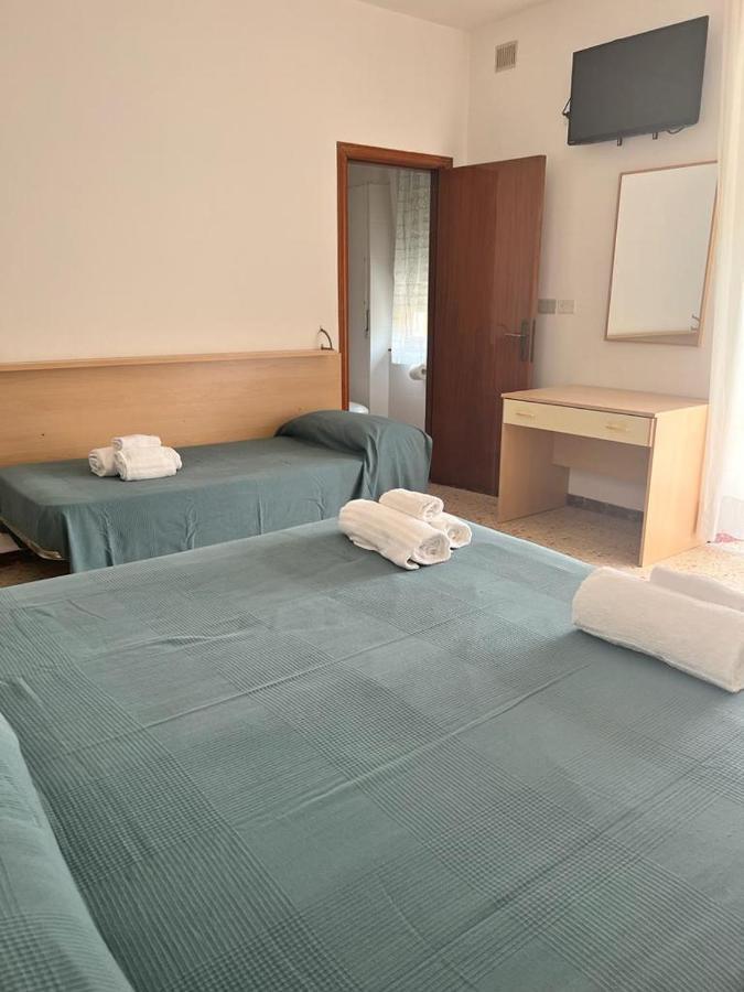 Triple Room,1292315488:JPEG