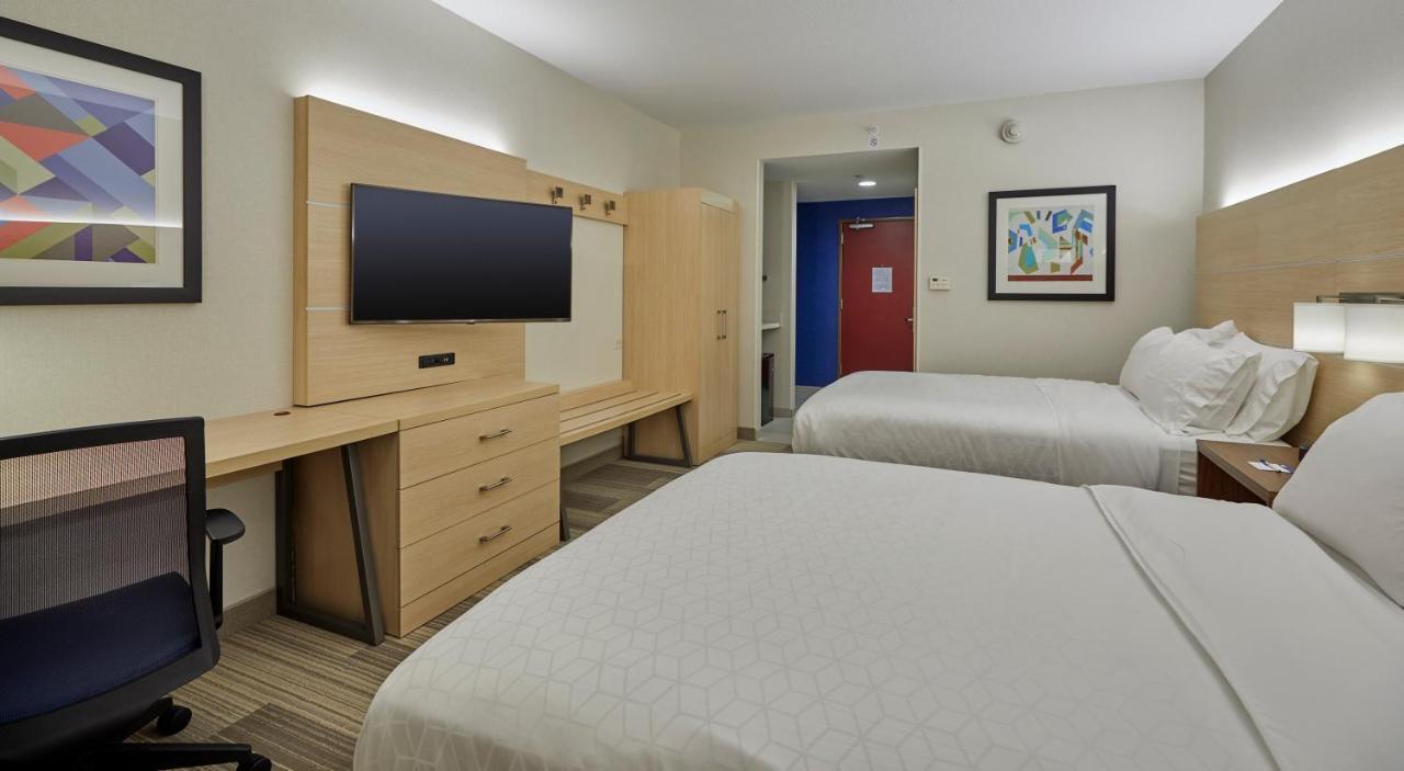 Standard Room Two Queen Beds