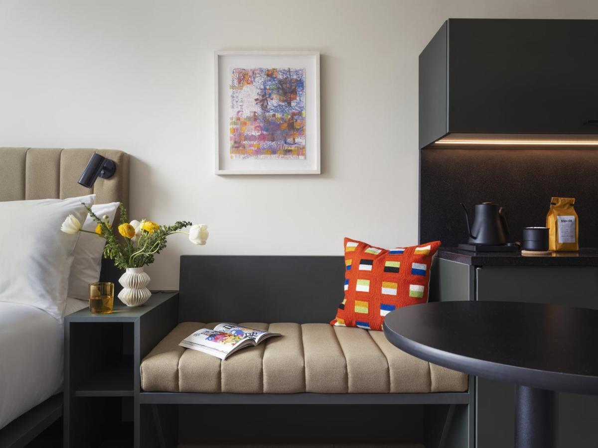 Standard Queen Room