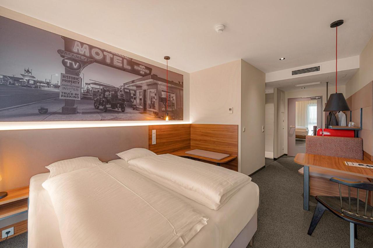 Doppel-/Zweibettzimmer mit Dusche