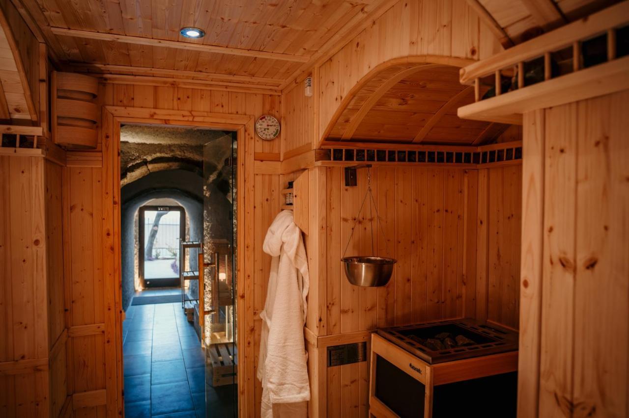 Deluxe Double Room Bath