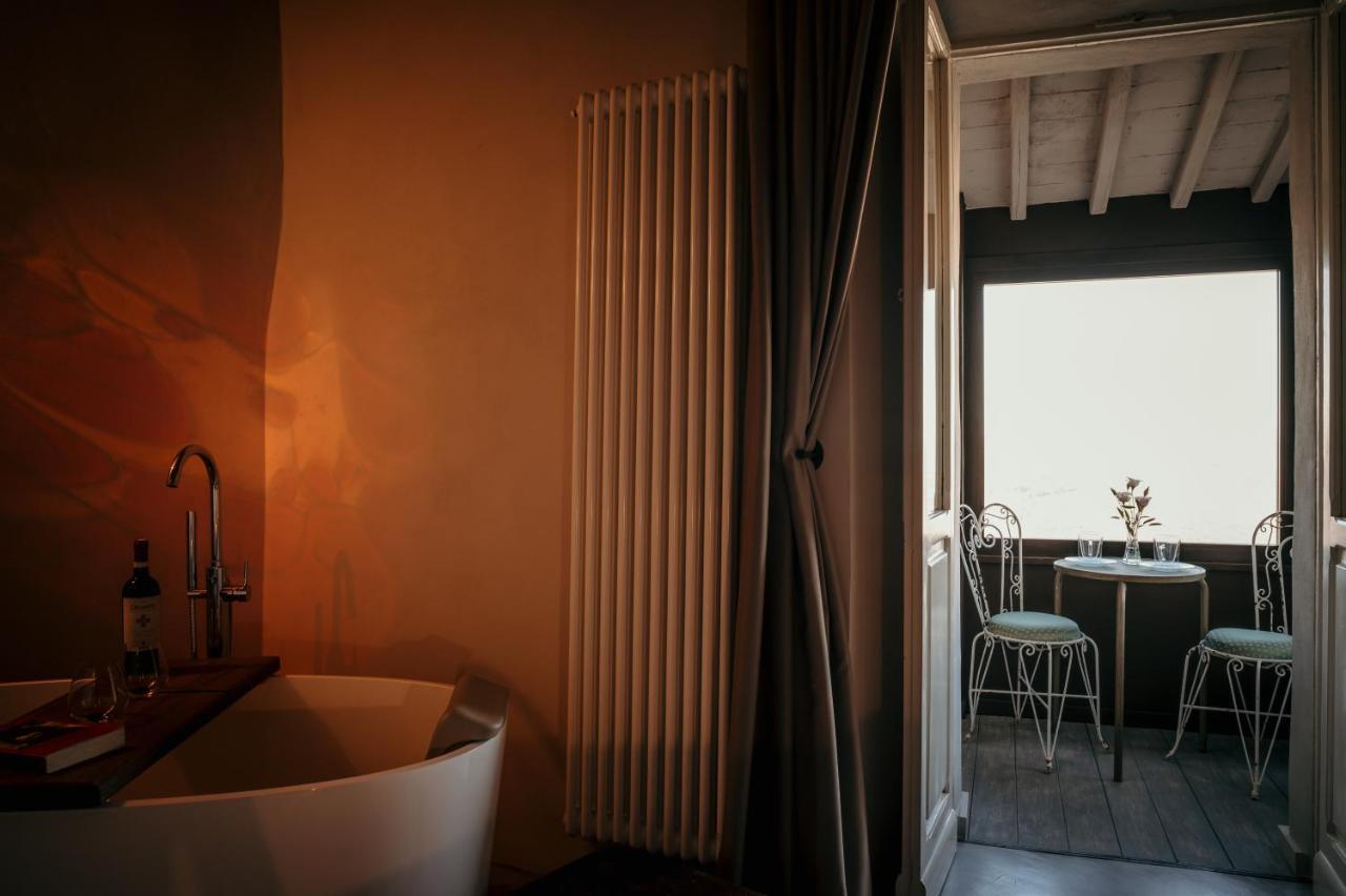 Deluxe Double Room Bath