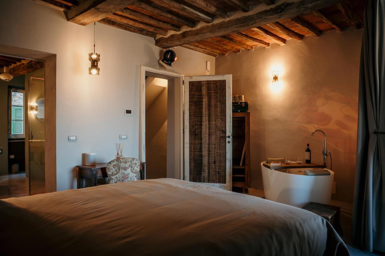 Deluxe Double Room Bath
