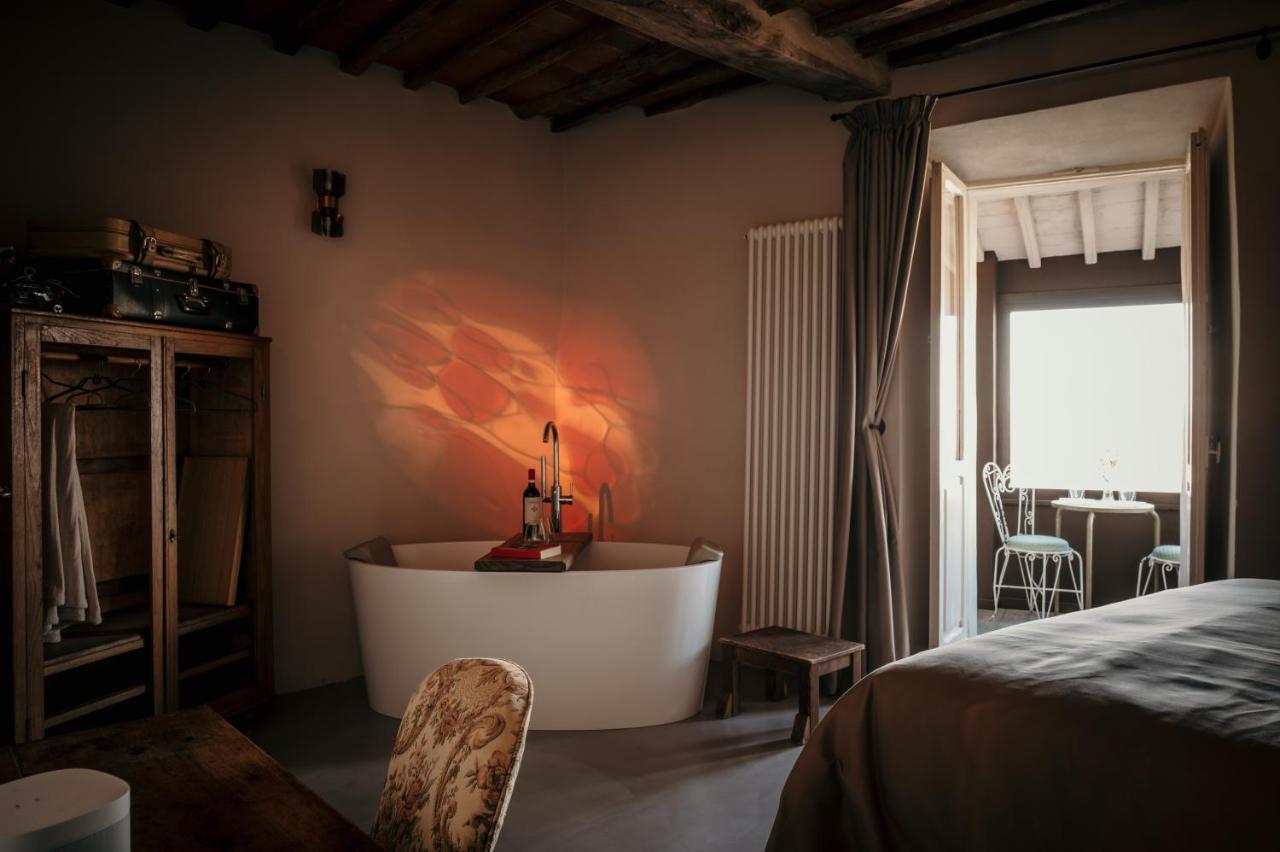 Deluxe Double Room Bath