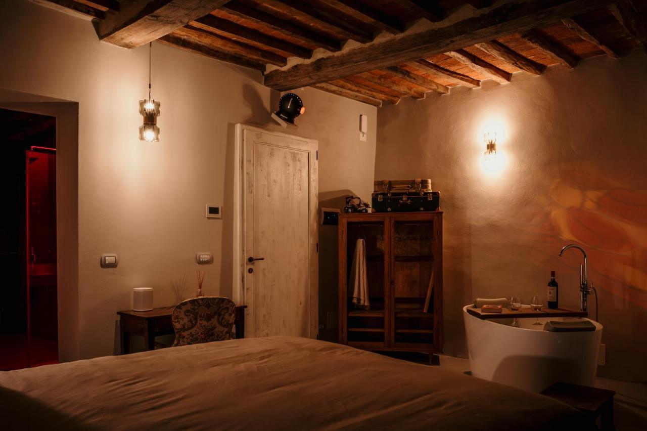 Deluxe Double Room Bath
