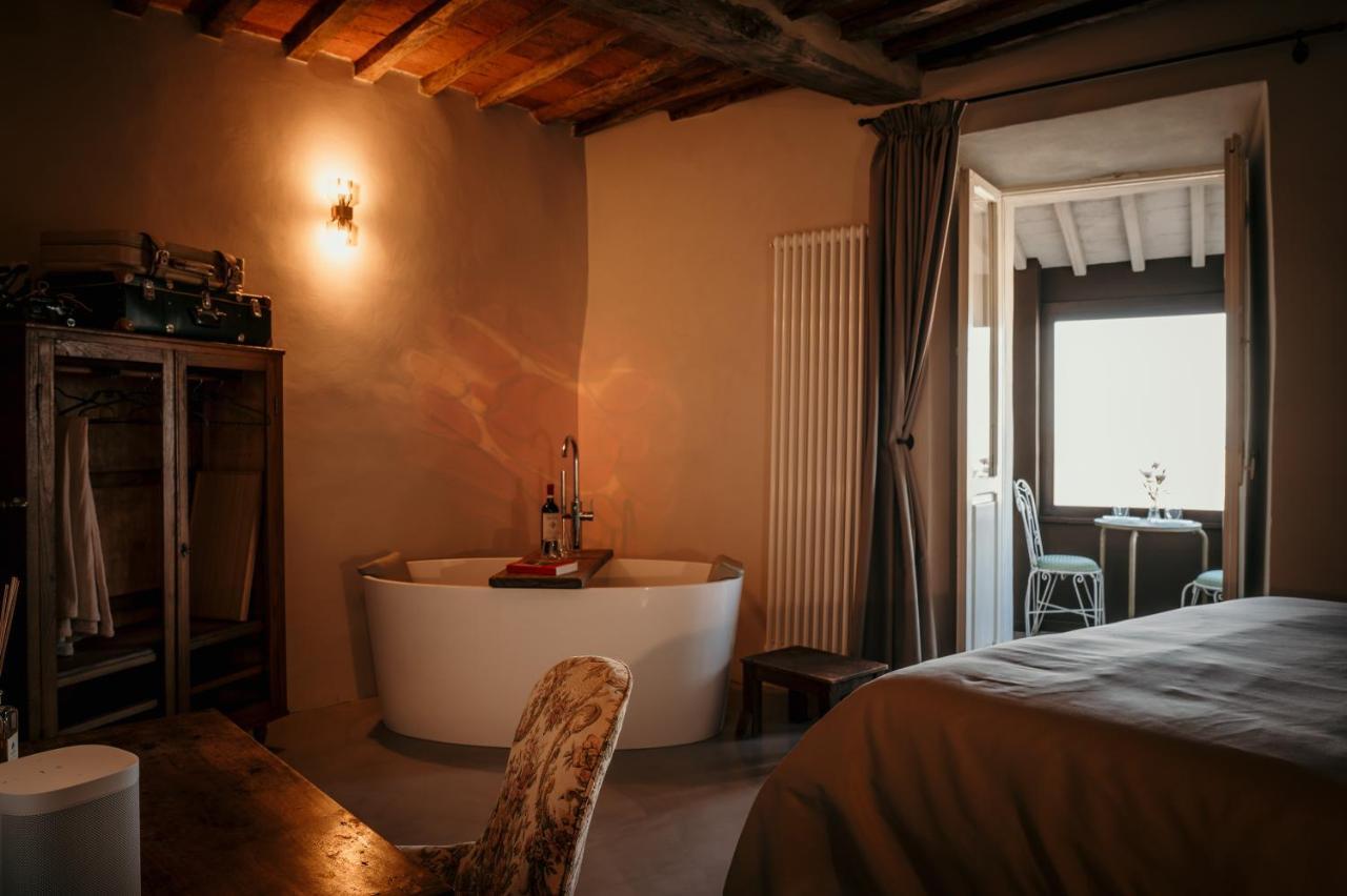Deluxe Double Room Bath
