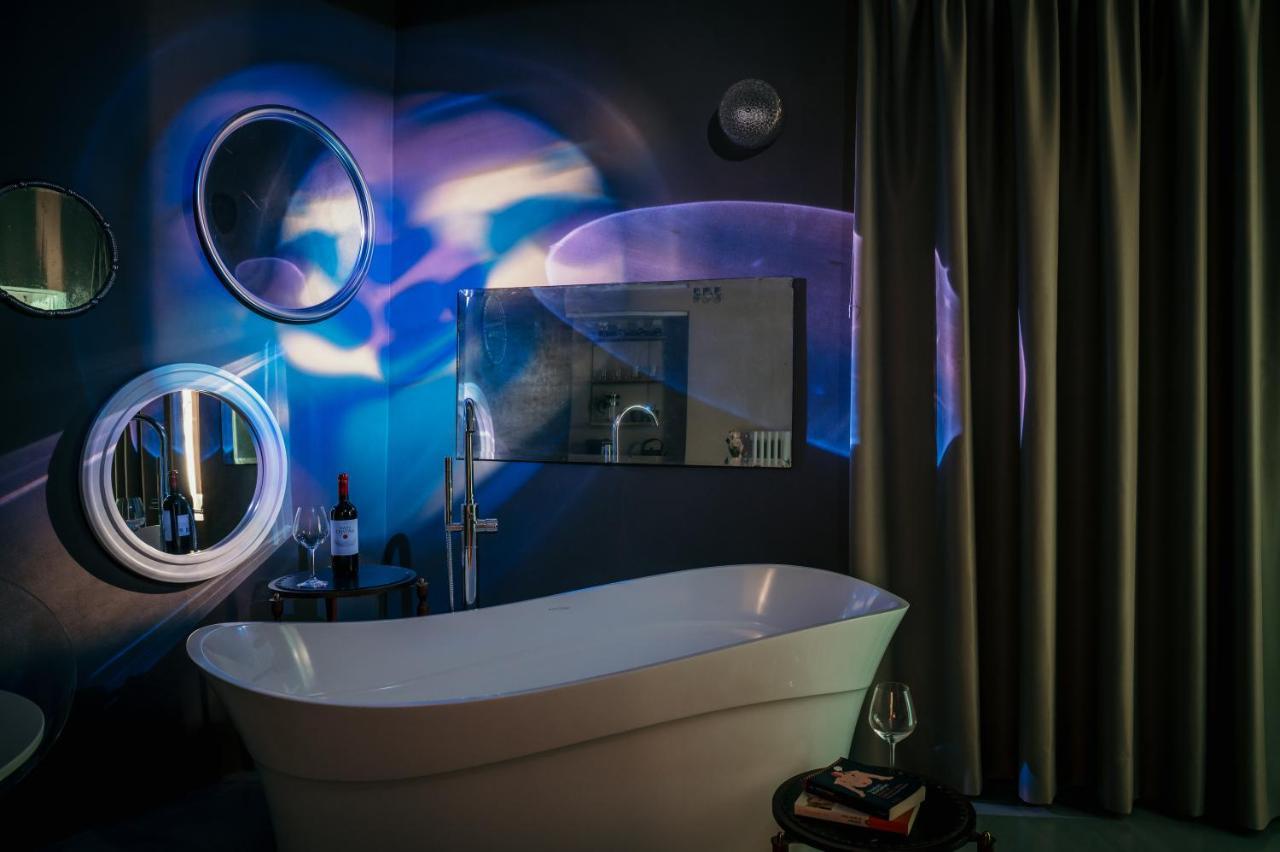 Deluxe Double Room Bath