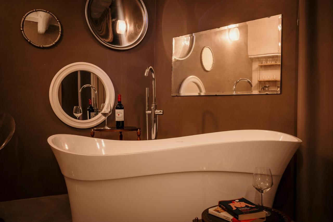 Deluxe Double Room Bath