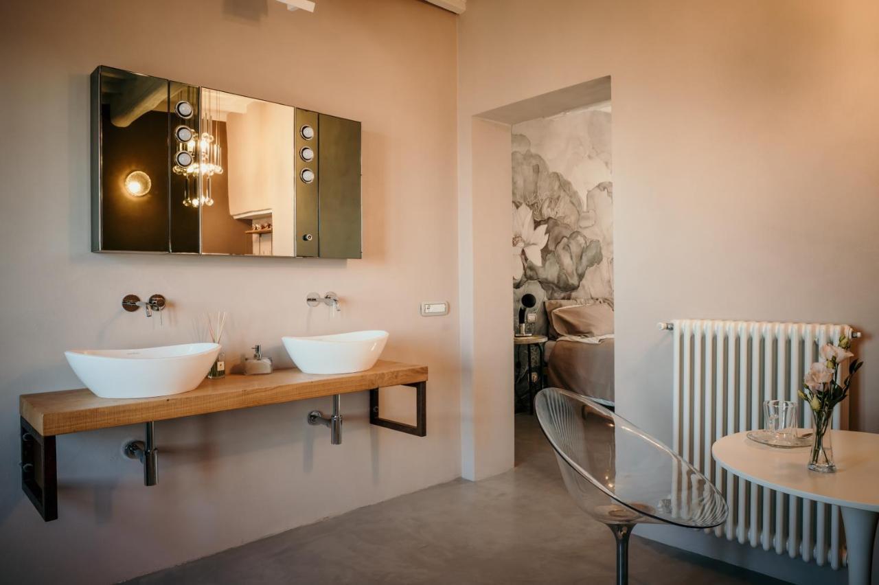 Deluxe Double Room Bath