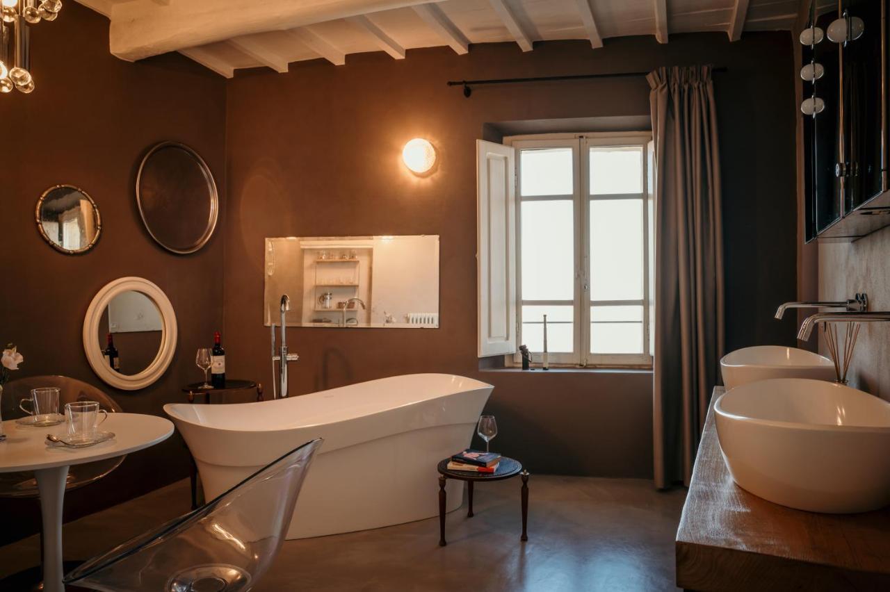 Deluxe Double Room Bath