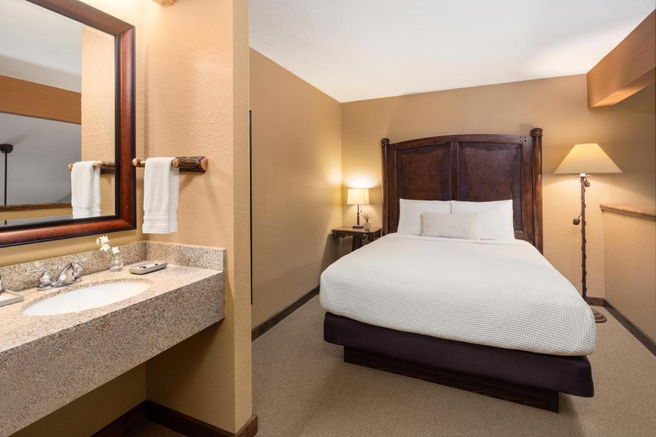 Queen Suite
