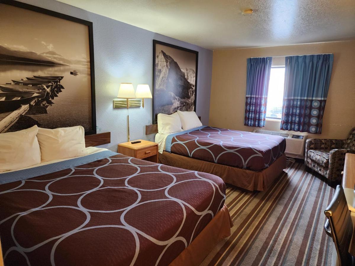 Queen Room Two Queen Beds Non-Smoking