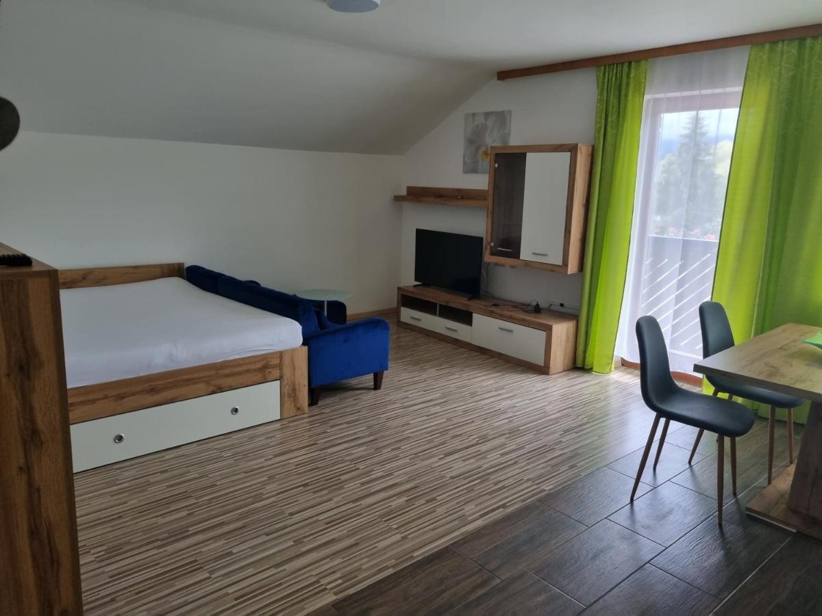 One-Bedroom Apartment Balcony,1301522458:JPEG