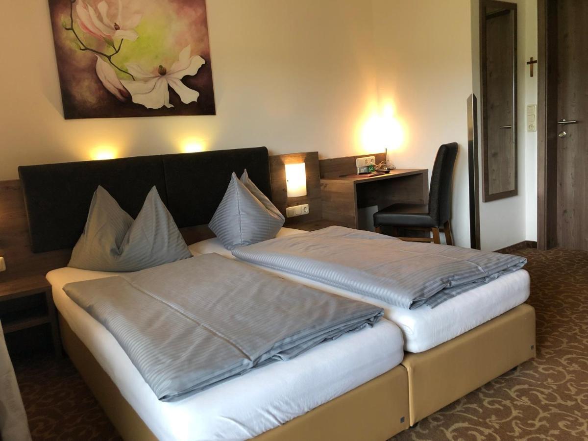 Doppelzimmer mit Balkon