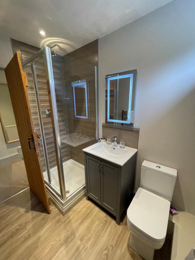 Small Double Room Ensuite