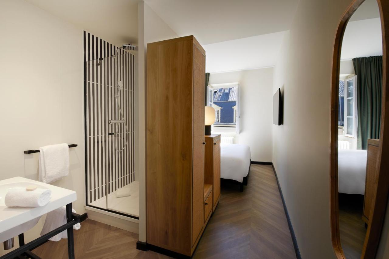 Single Capsule Room