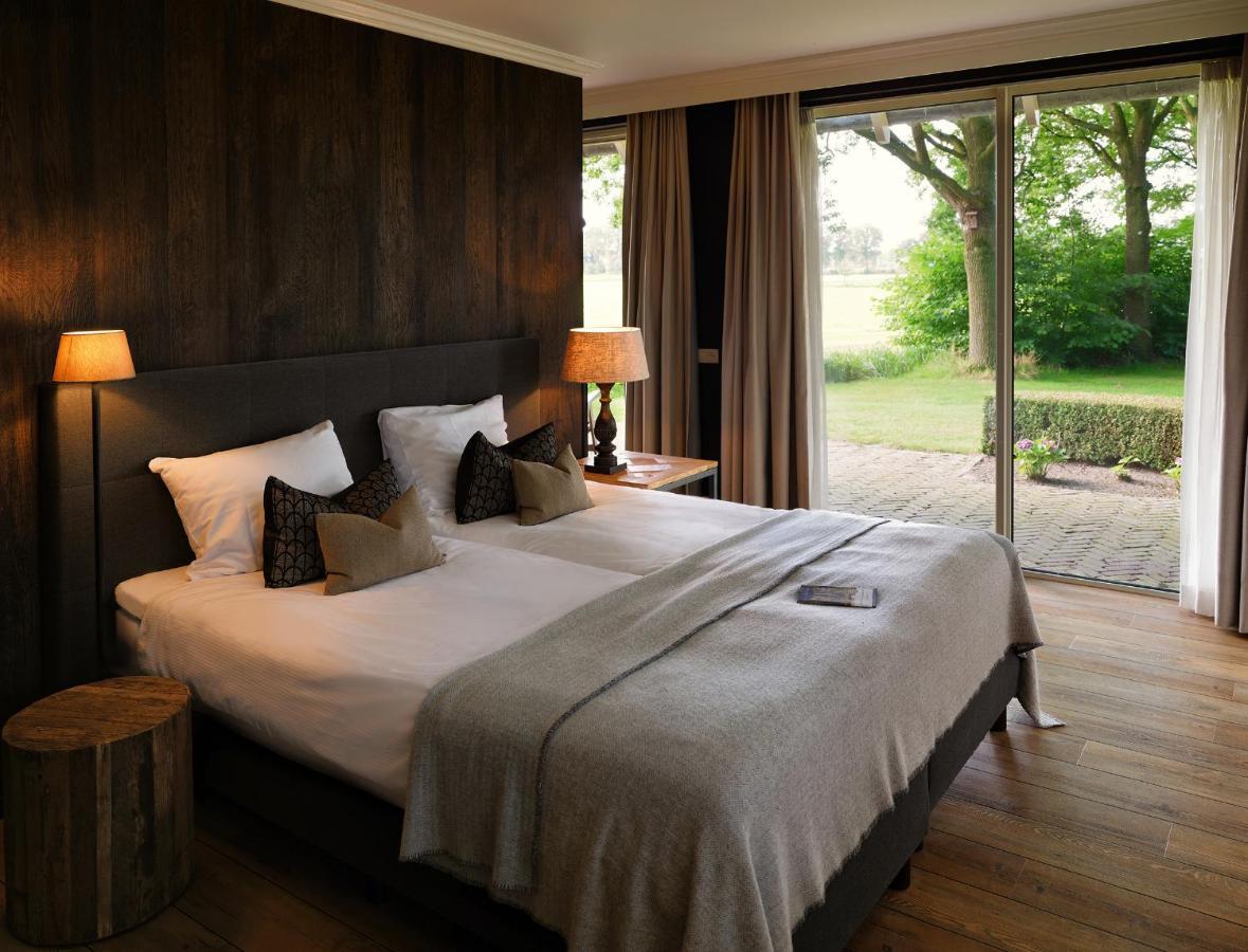 Deluxe Estate Suite