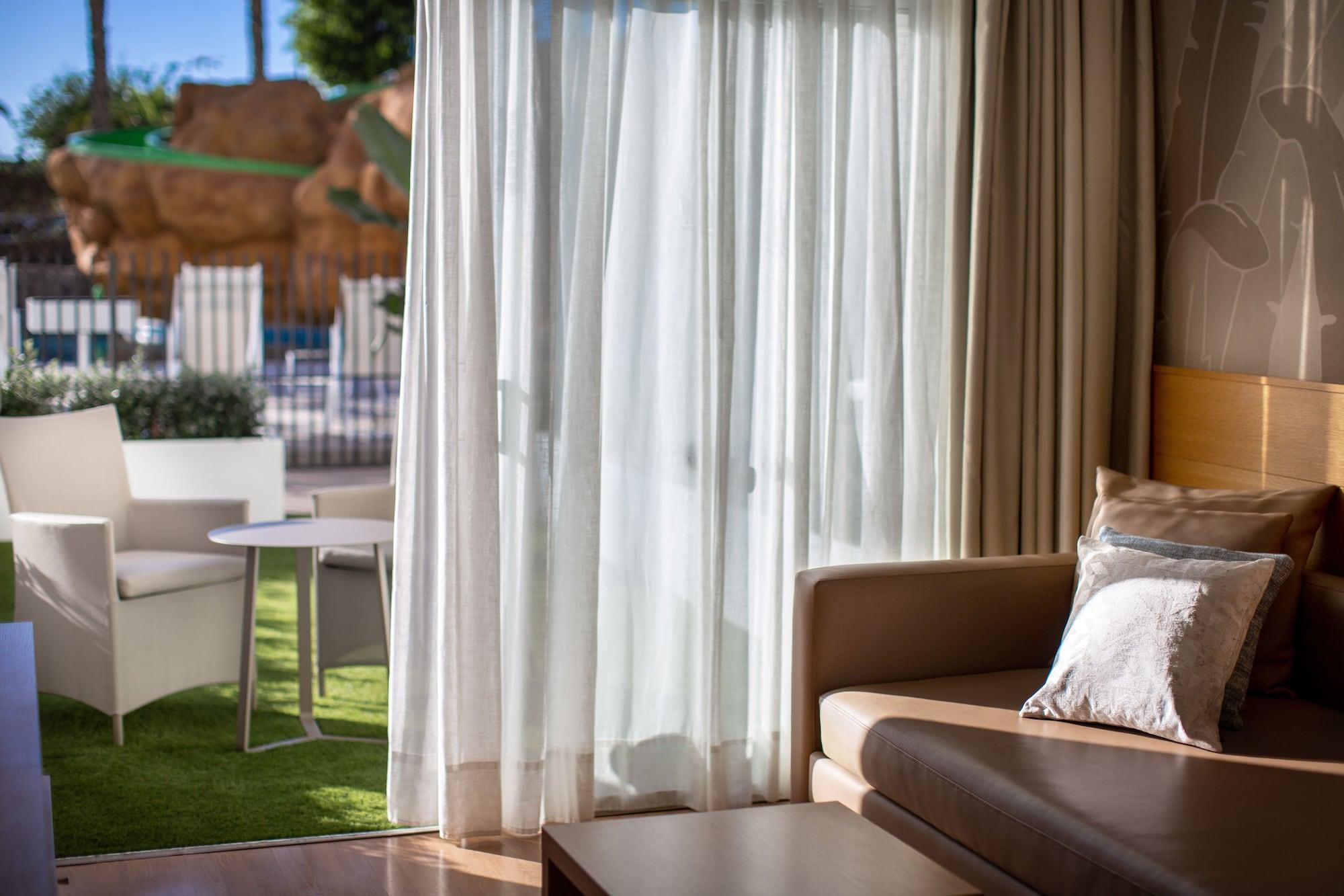 Suite Júnior com Vista Jardim