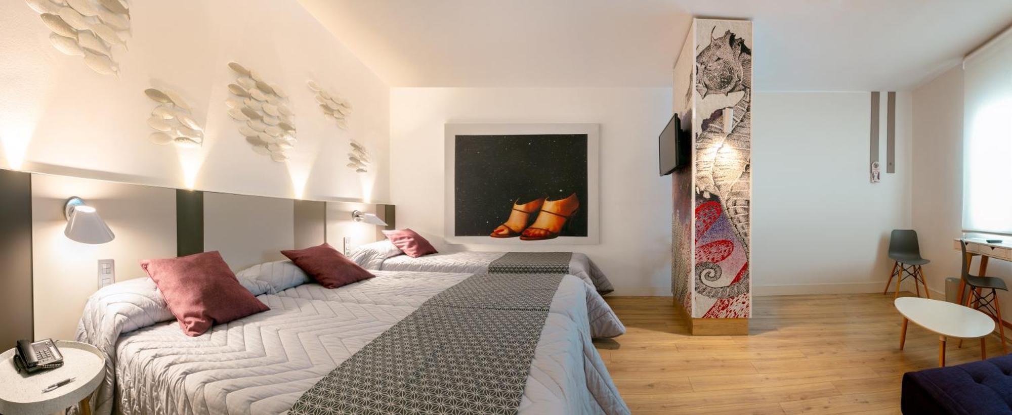 Quarto Familiar Básico (2 Adultos + 1 Criança)