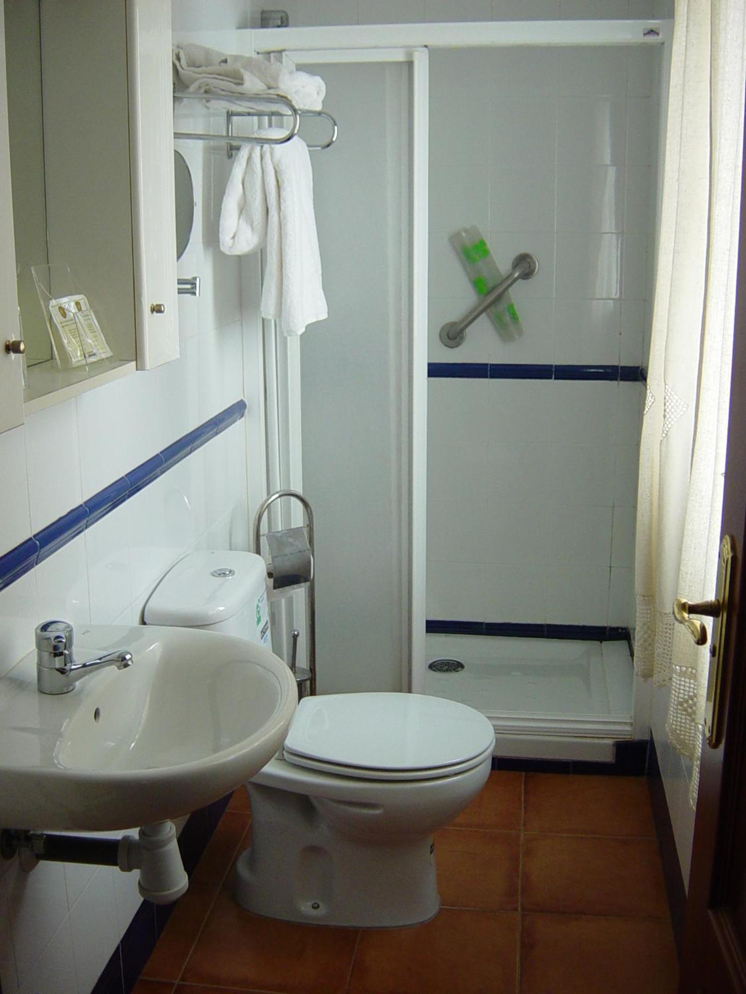 Quadruple Room with Private Bathroom