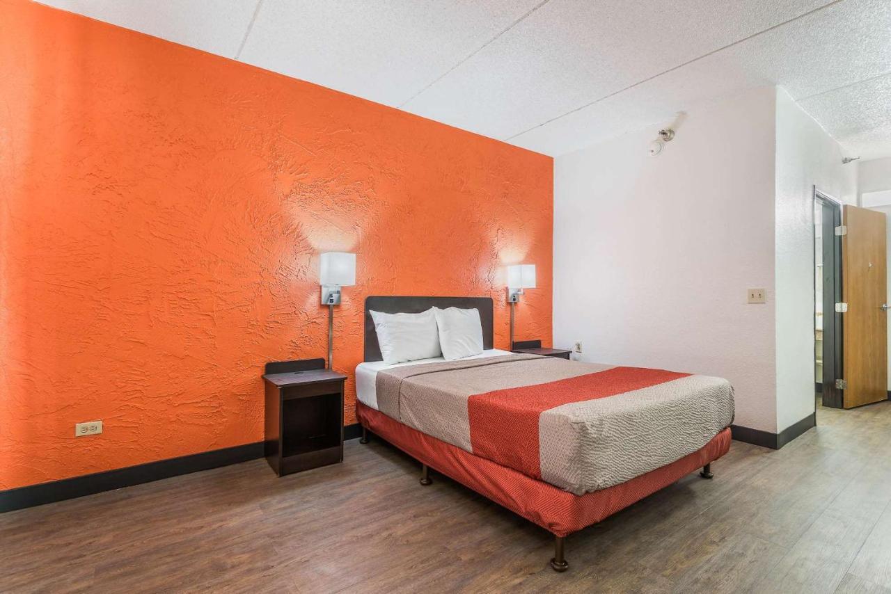 King Room - Disability Access - Non-Smoking
