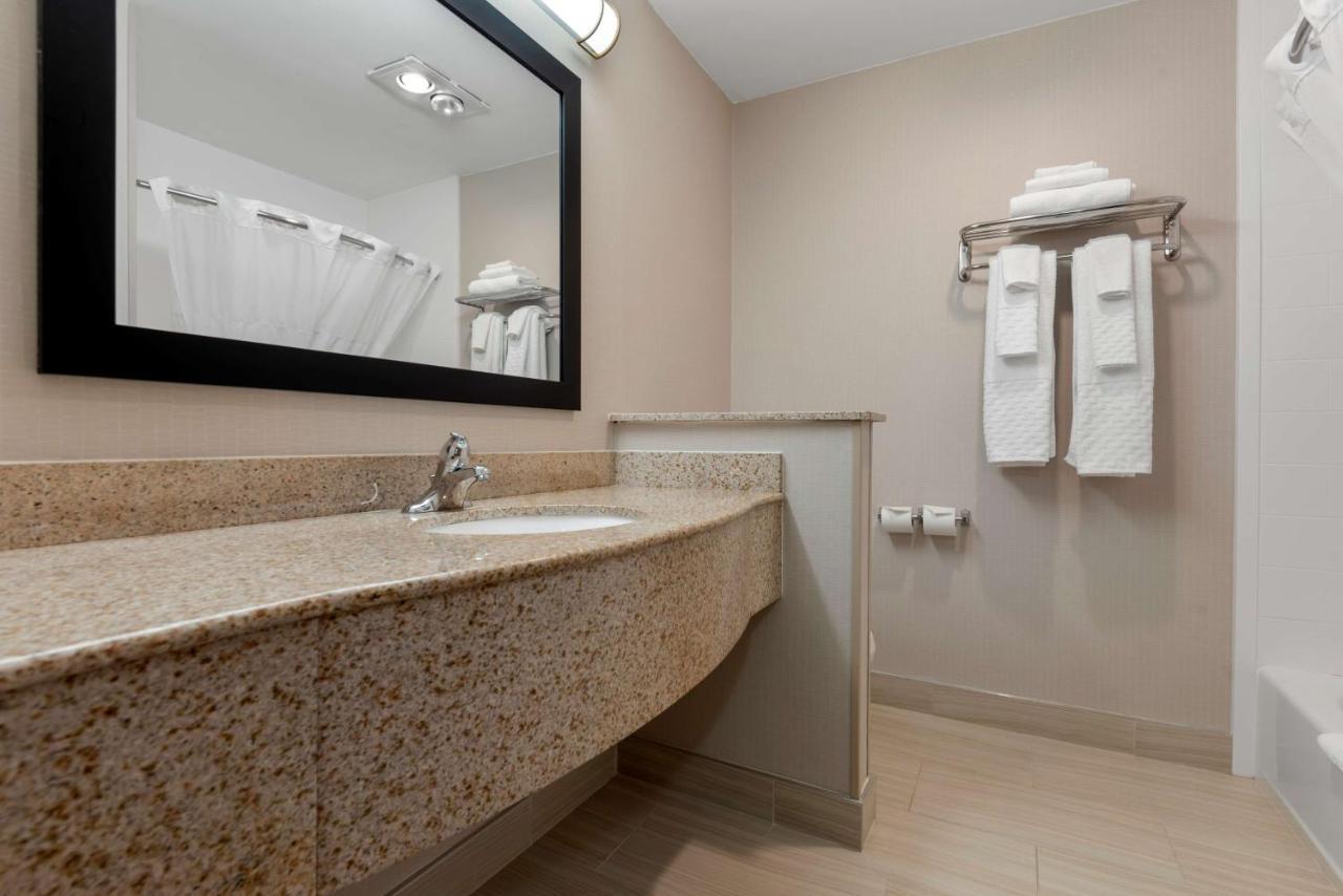 Zimmer mit Kingsize-Bett und Badewanne - Barrierefrei / Nichtraucherzimmer