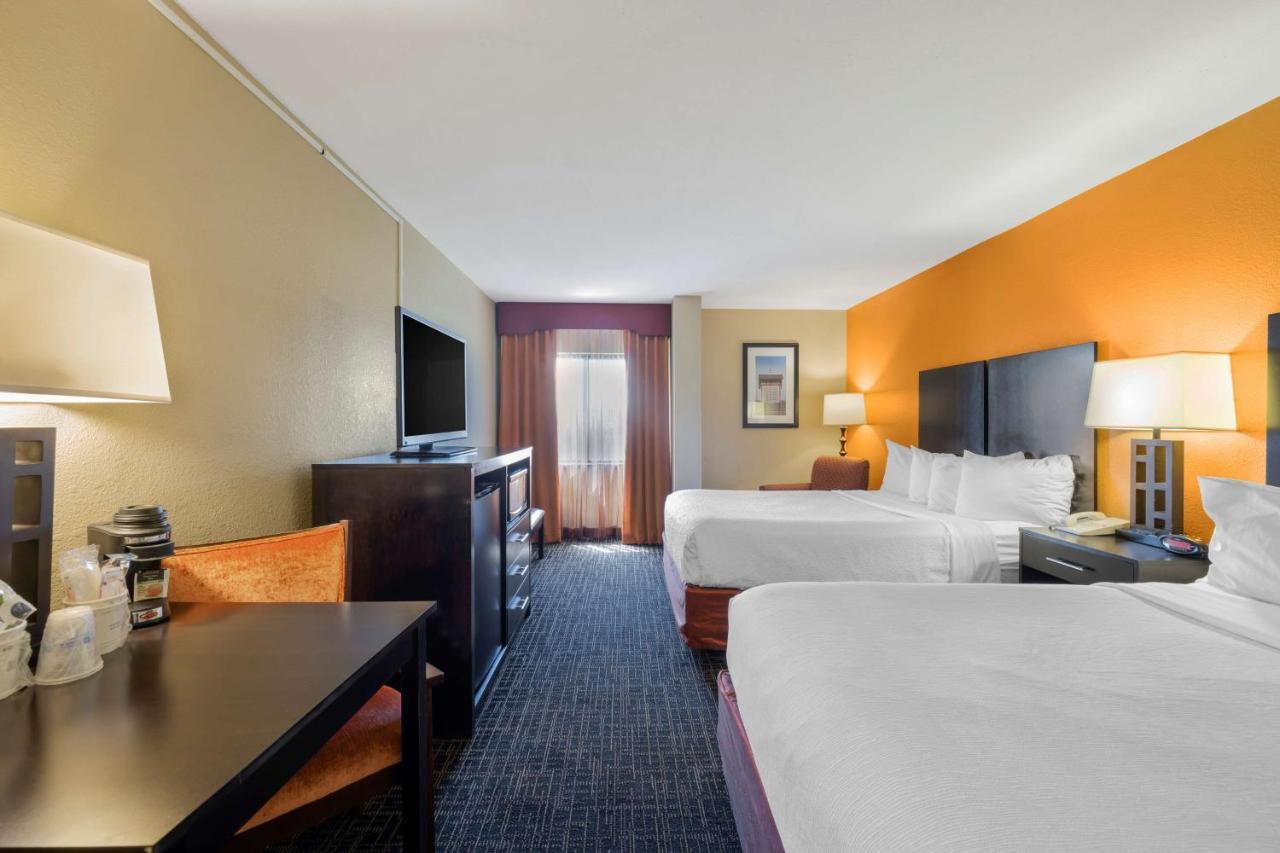 King Room Queen Bed Non-Smoking