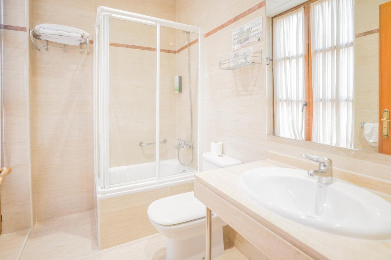 Small Double Room,1498778752:JPEG