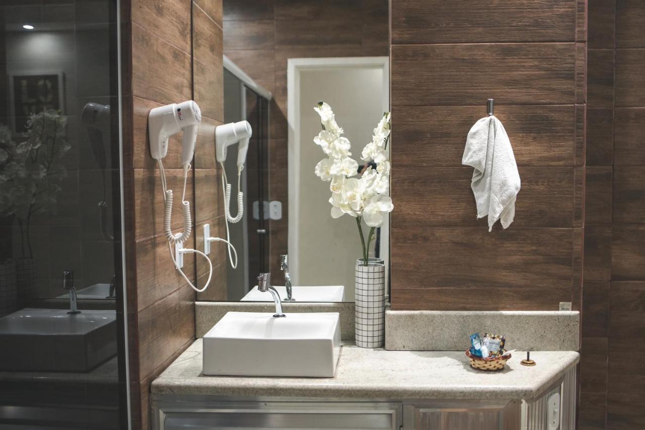 Deluxe Suite Spa Bath