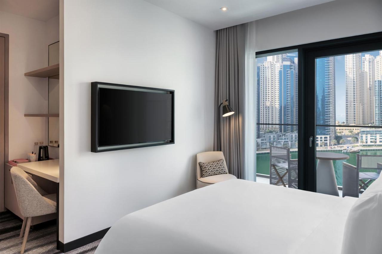 Marina View Deluxe Room Private Balcony King