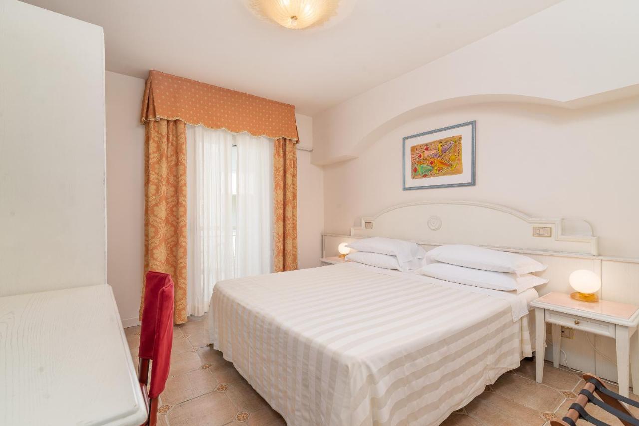 Classic Double or Twin Room,1325642650:JPEG