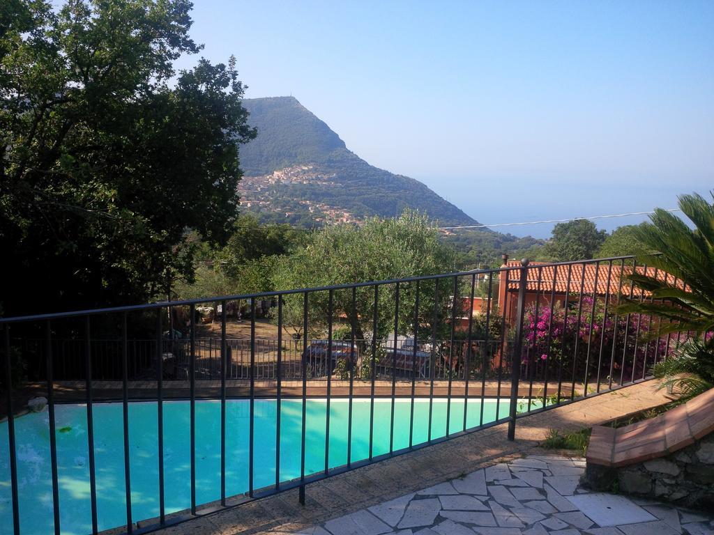 Casa su 2 Livelli con 3 Camere da Letto e Piscina Privata