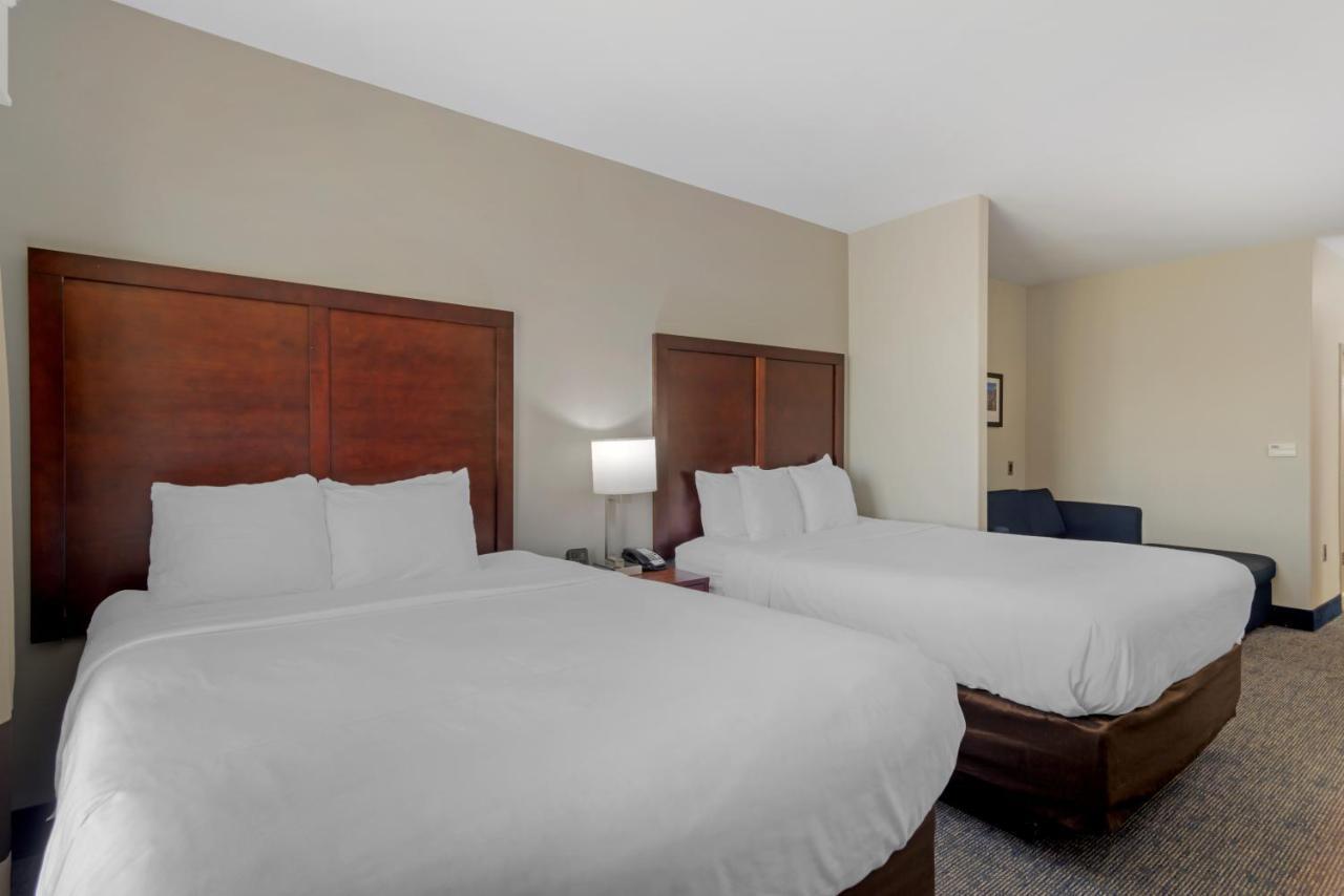 Queen Suite Two Queen Beds Non-Smoking