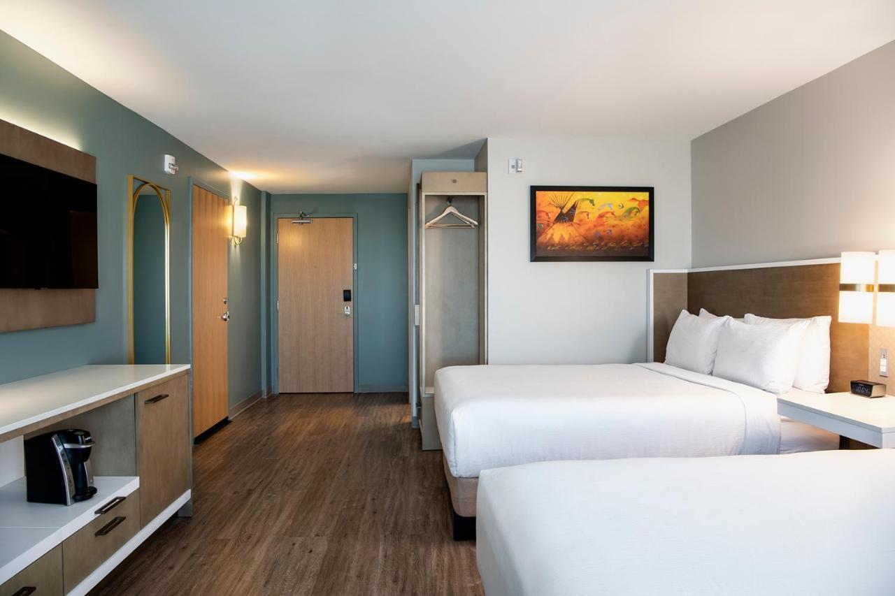 2 Queen Beds Hearing Accessible Room Non-Smoking
