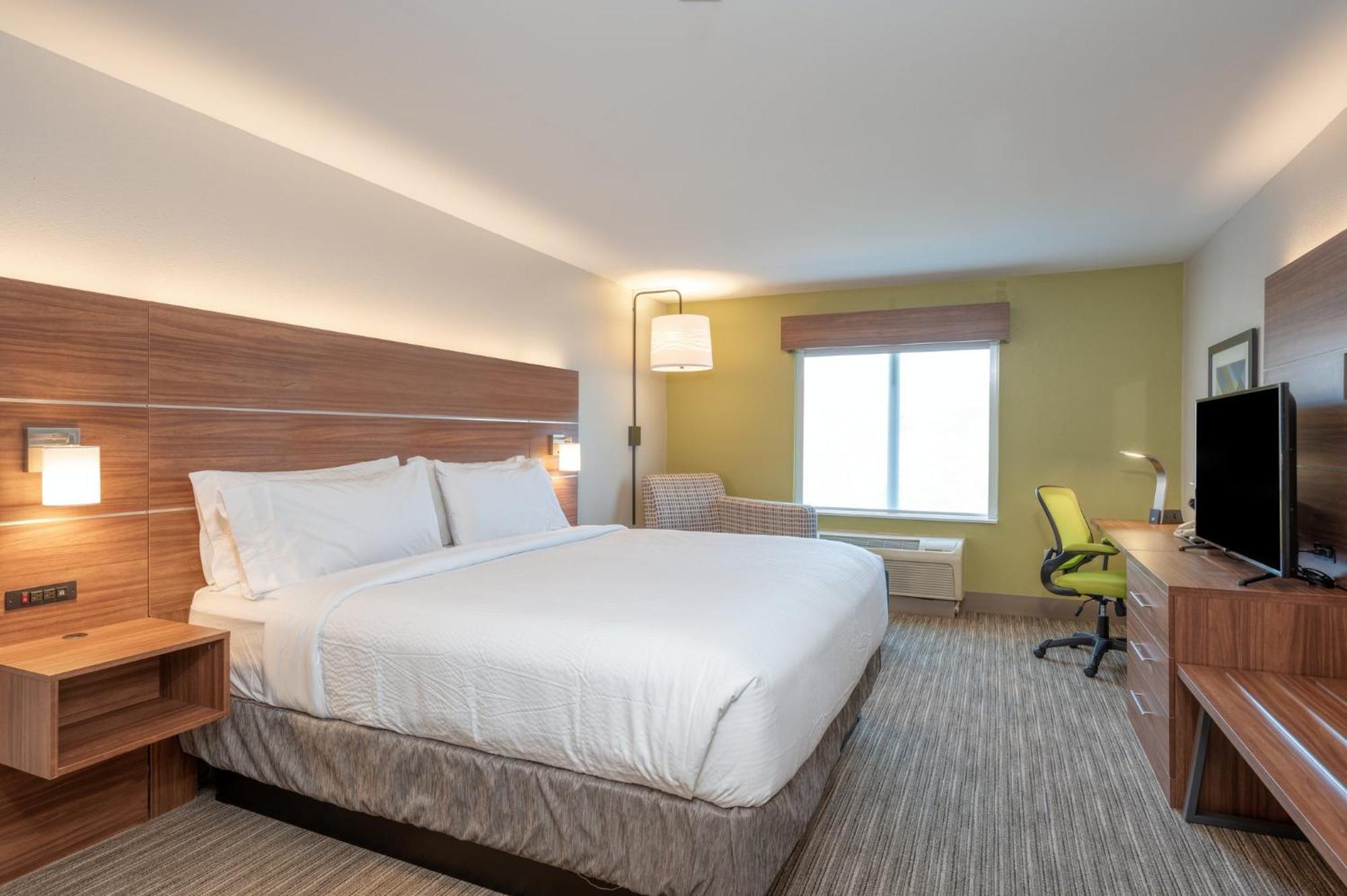 Standard King Room