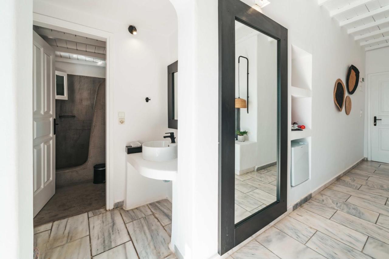 Superior Double Jetted Tub Sea View