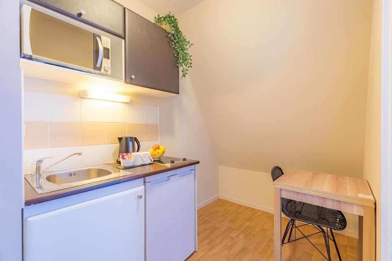 Studio Apartment