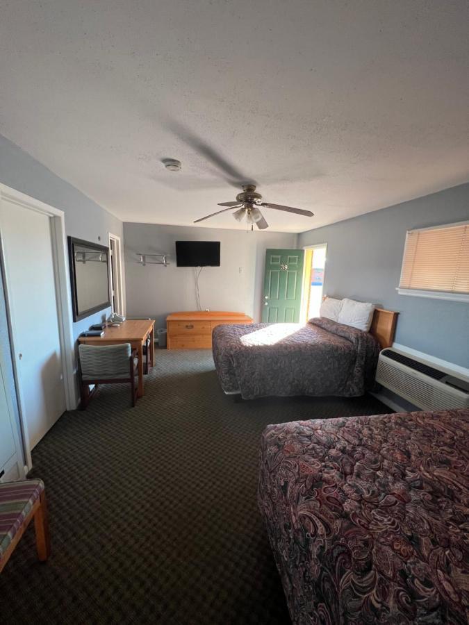 Standard Double Room with Shared Bathroom