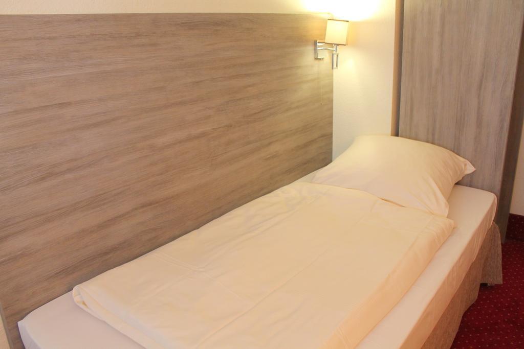 Standard Single Room Shower,133265700:JPEG