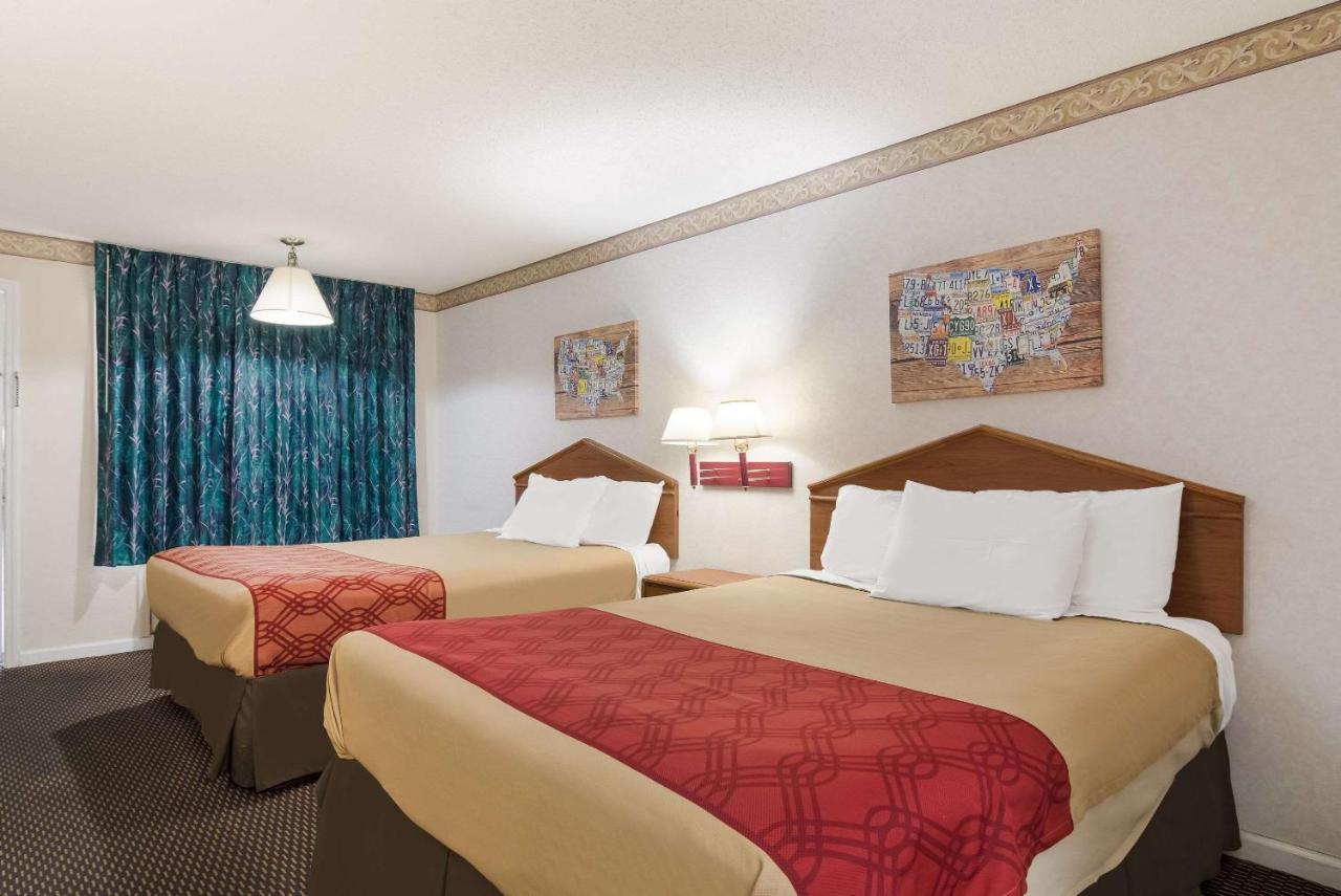 Standard Queen Room Two Queen Beds Non Smoking or Ground Floor