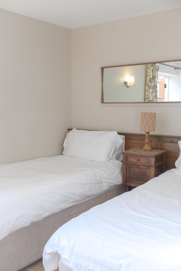 Standard Twin Room with Garden View